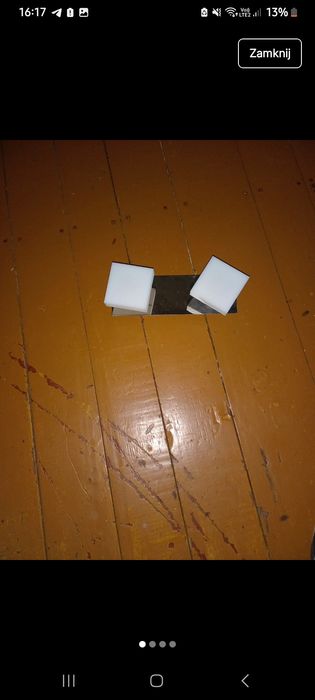 Lampa z podwójnym oświetleniem