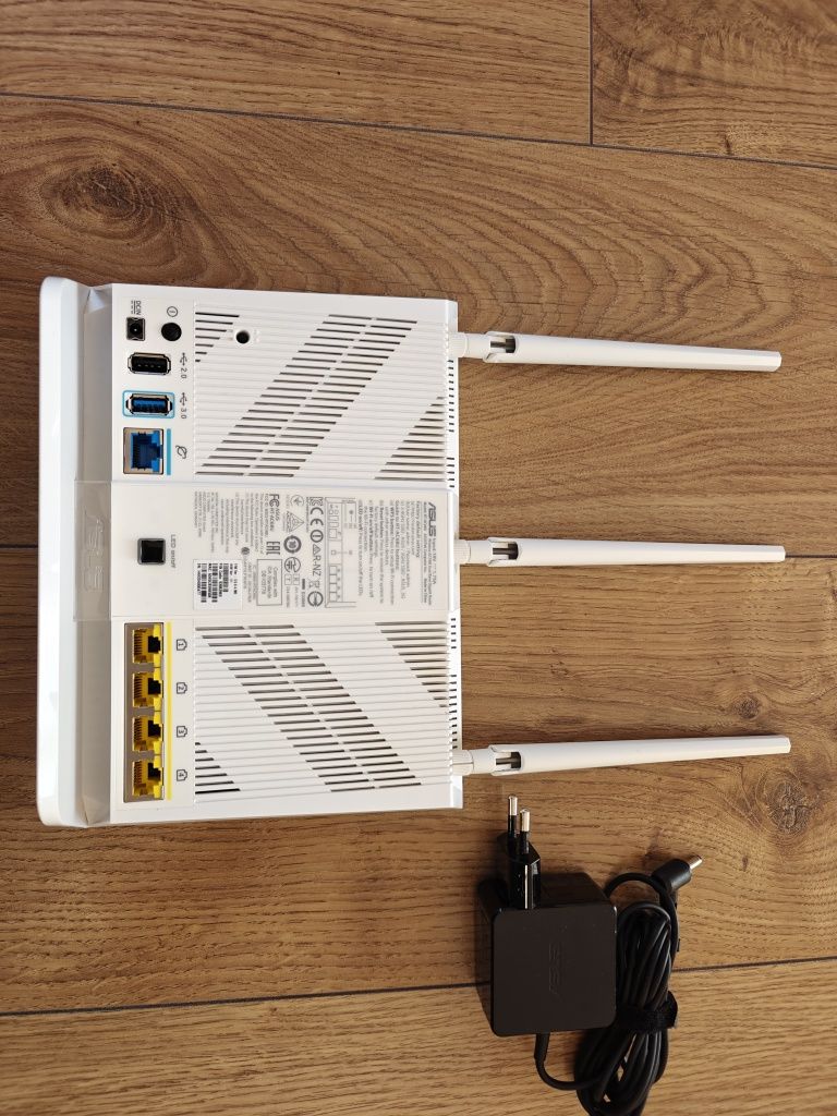 Router Asus AC68U White