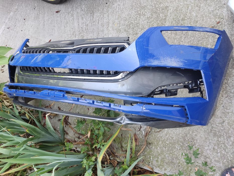 Бампер передні шкода камік