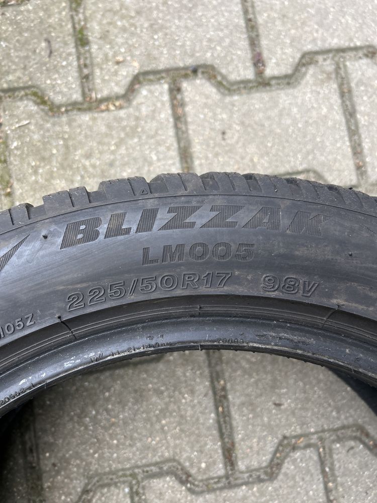 Bridgestone 225/50R17 98V Blizzak LM005