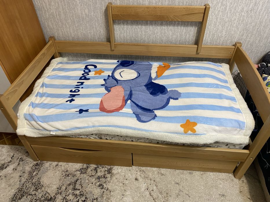 Ліжко односпальне для дитини