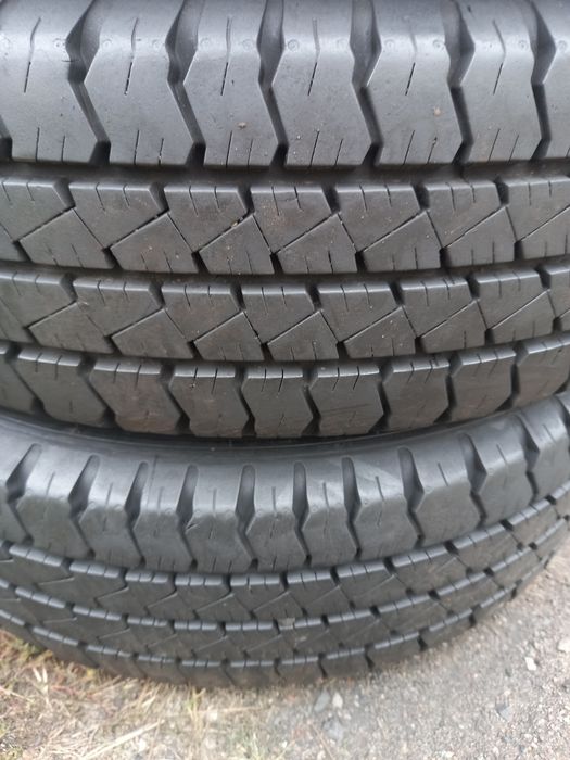 Opony używane 195/70/15c goodyear 4x10 mm