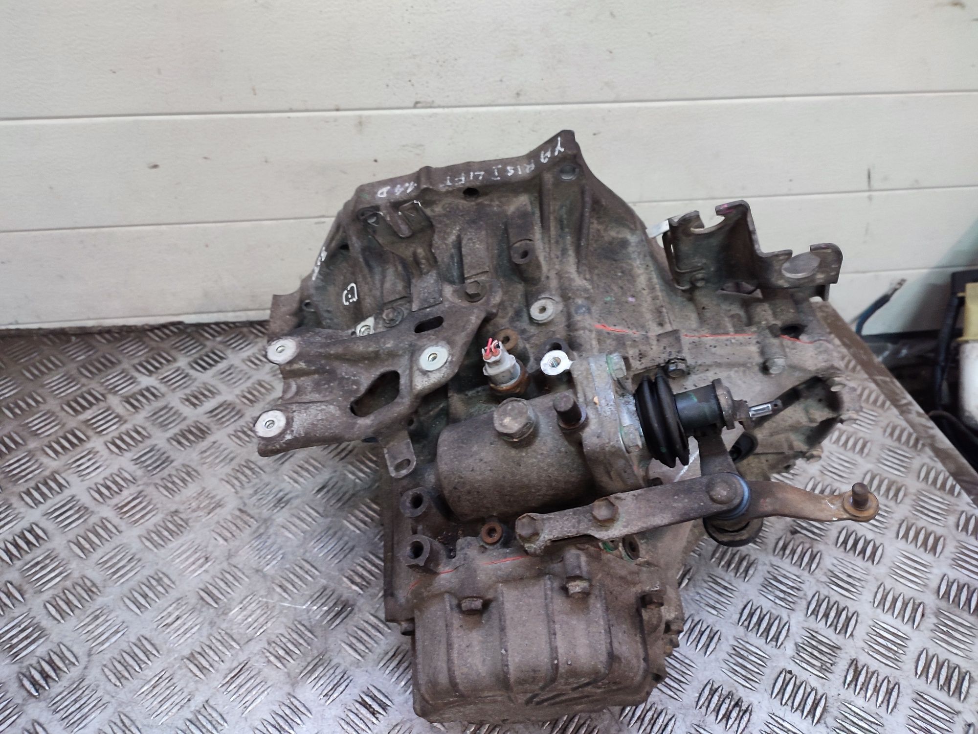 Toyota Yaris I lift 1.4 D4D skrzynia biegów