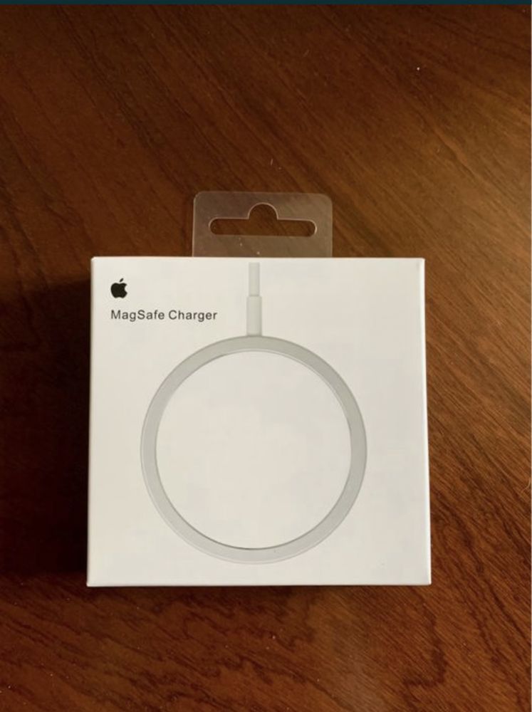 MagSafe charger iPhone ładowarka Apple