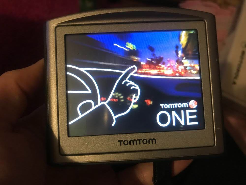 Gps Tomtom one na caixa