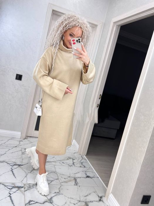 Довга в'язана сукня вільного фасону Оверсайз