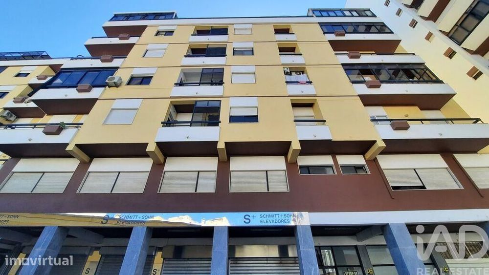 Apartamento T3 em Faro (Sé e São Pedro) de 137,00 m2