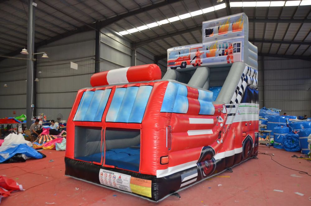 Dmuchaniec zjezdzalnia dmuchana zamek woz strazacki nowa 6x3x4.5m
