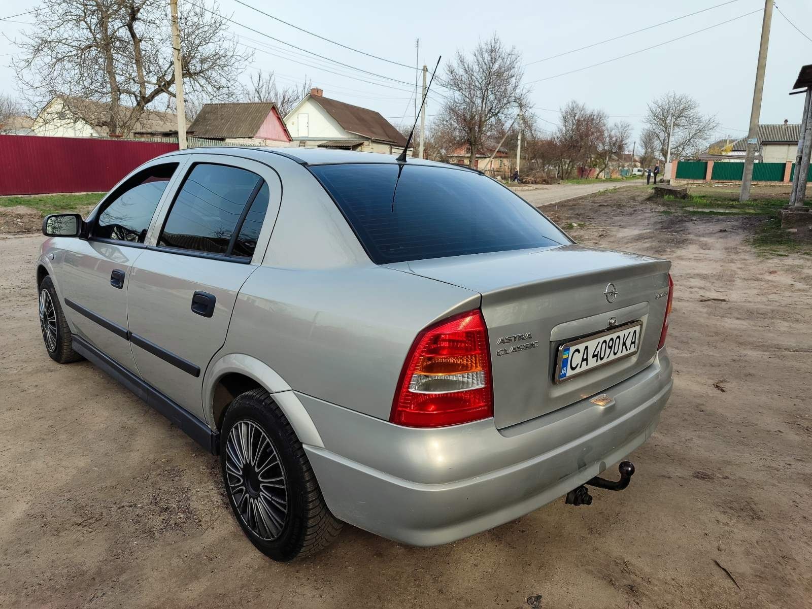 Срочно хороший opel astra 1.4