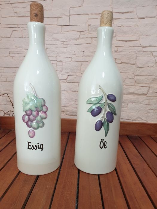 Ceramiczne butelki na oliwe i ocet