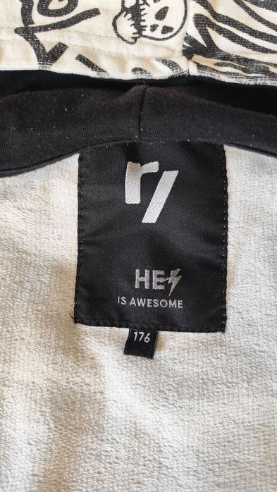 Biała bluza rozpinana z kapturem zip up graffiti