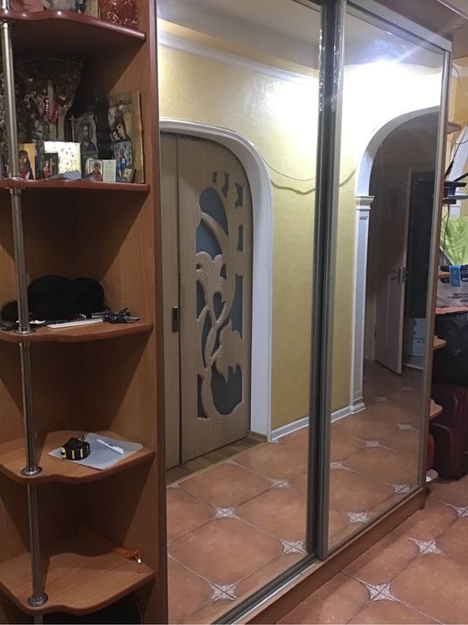Мебель для прихожай  шкаф купэ с зеркалами  и с консолями  и с подсвет
