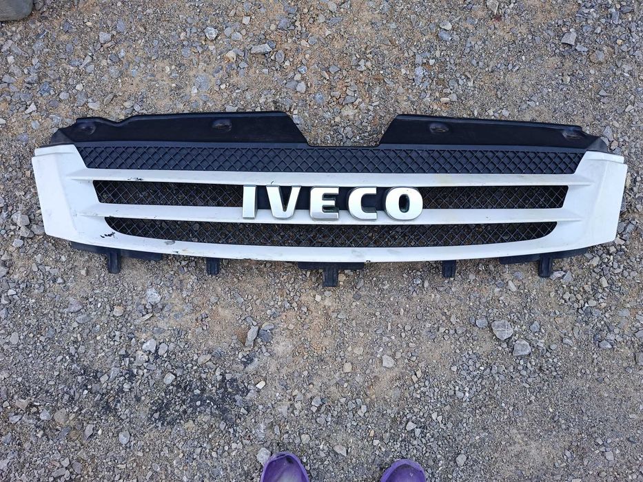 Atrapa chłodnicy Grill z Iveco Daily 3.0 Euro5 170KM z 2011 roku