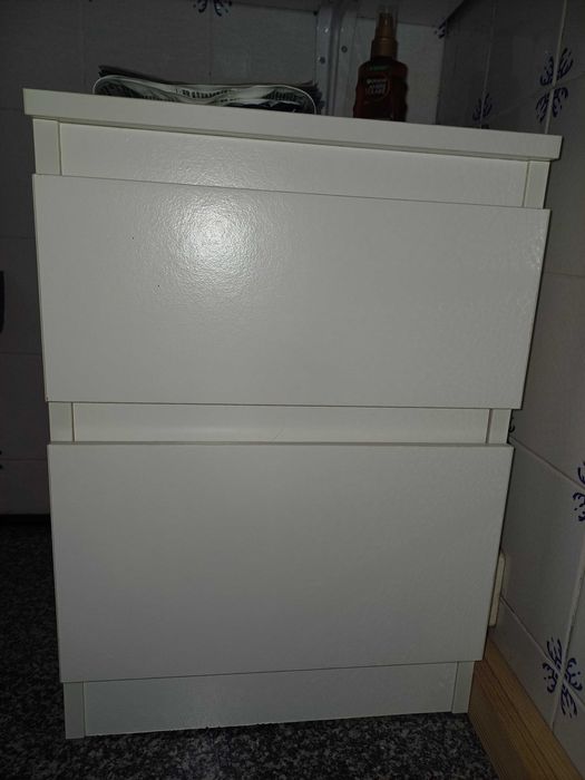 Cama com estrado  e colchão de molas ensacadas 90x200 como novo