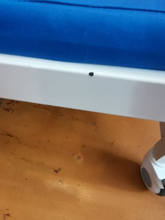 Медицинская кровать на колёсах AIRM HEALTH механическая 2-секционная