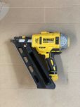 DeWalt Gwoździarka akumulatorowa DCN692 BODY