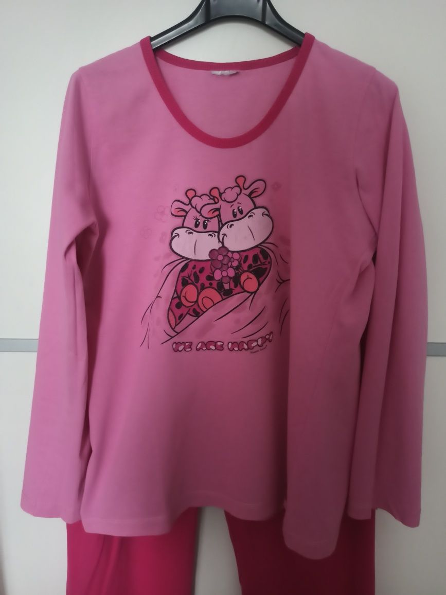 Różowa piżama z krówkami