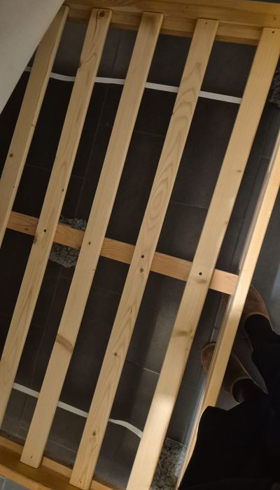 Łóżko 140x200 z materacem