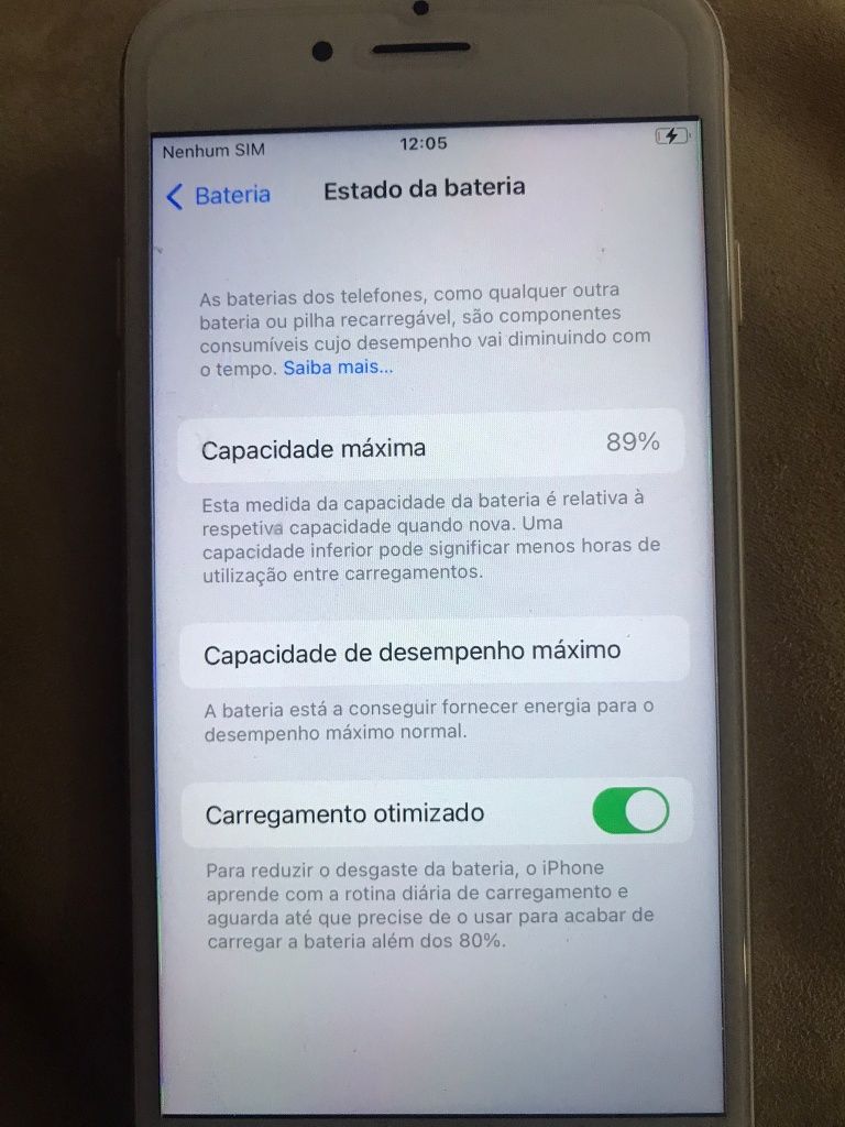 iPhone 6s dourado, 64gb, com ecrã novo