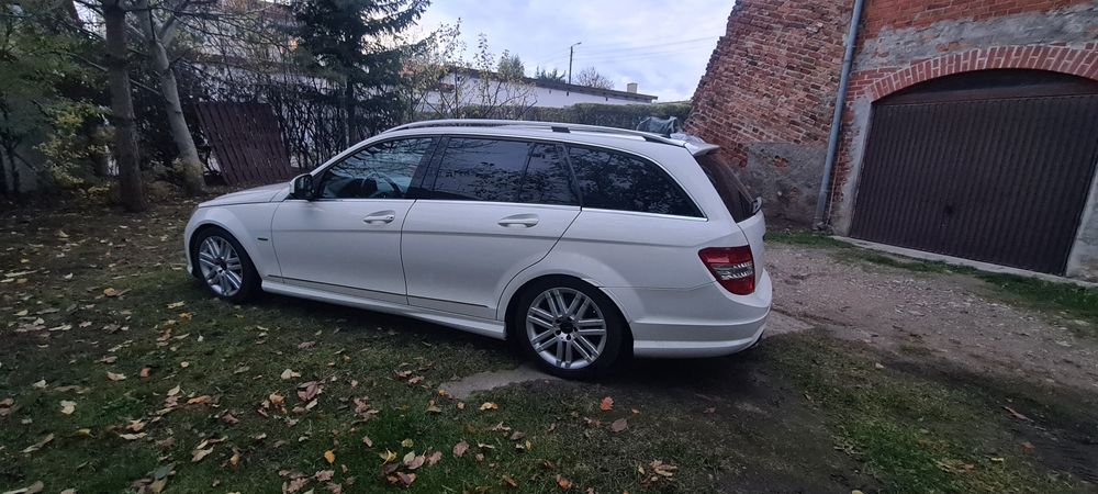 Mercedes  C 320 CDI 3.0 diesel 2008r  AMG super stan!
