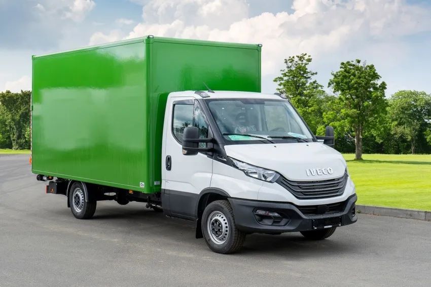 Iveco Daily  Zabudowa kontenerowa / Blyss /