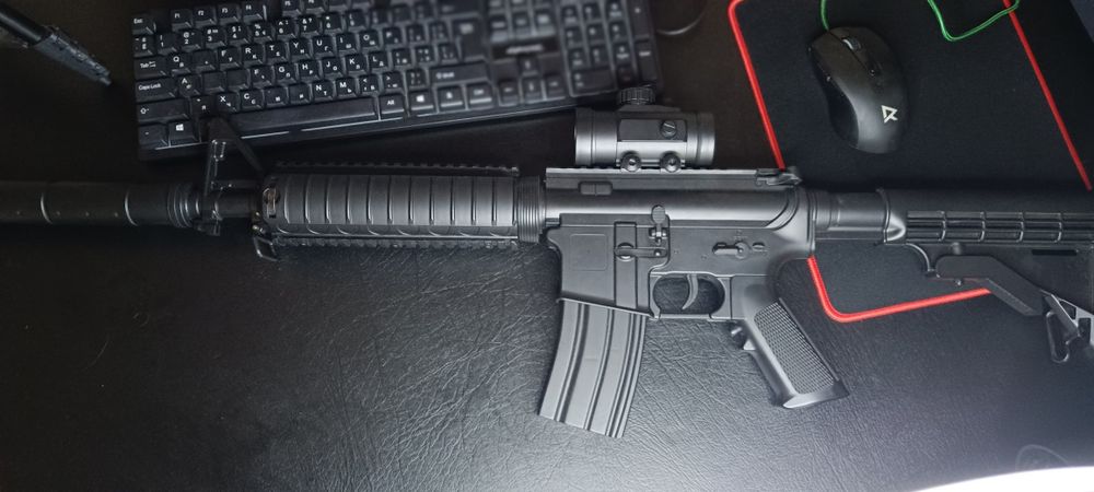 Игрушечный автомат M4 на пульках с акамулятором