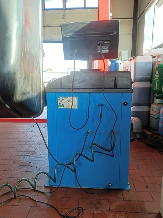 Wyważarka do kół Uni-Trol 2256