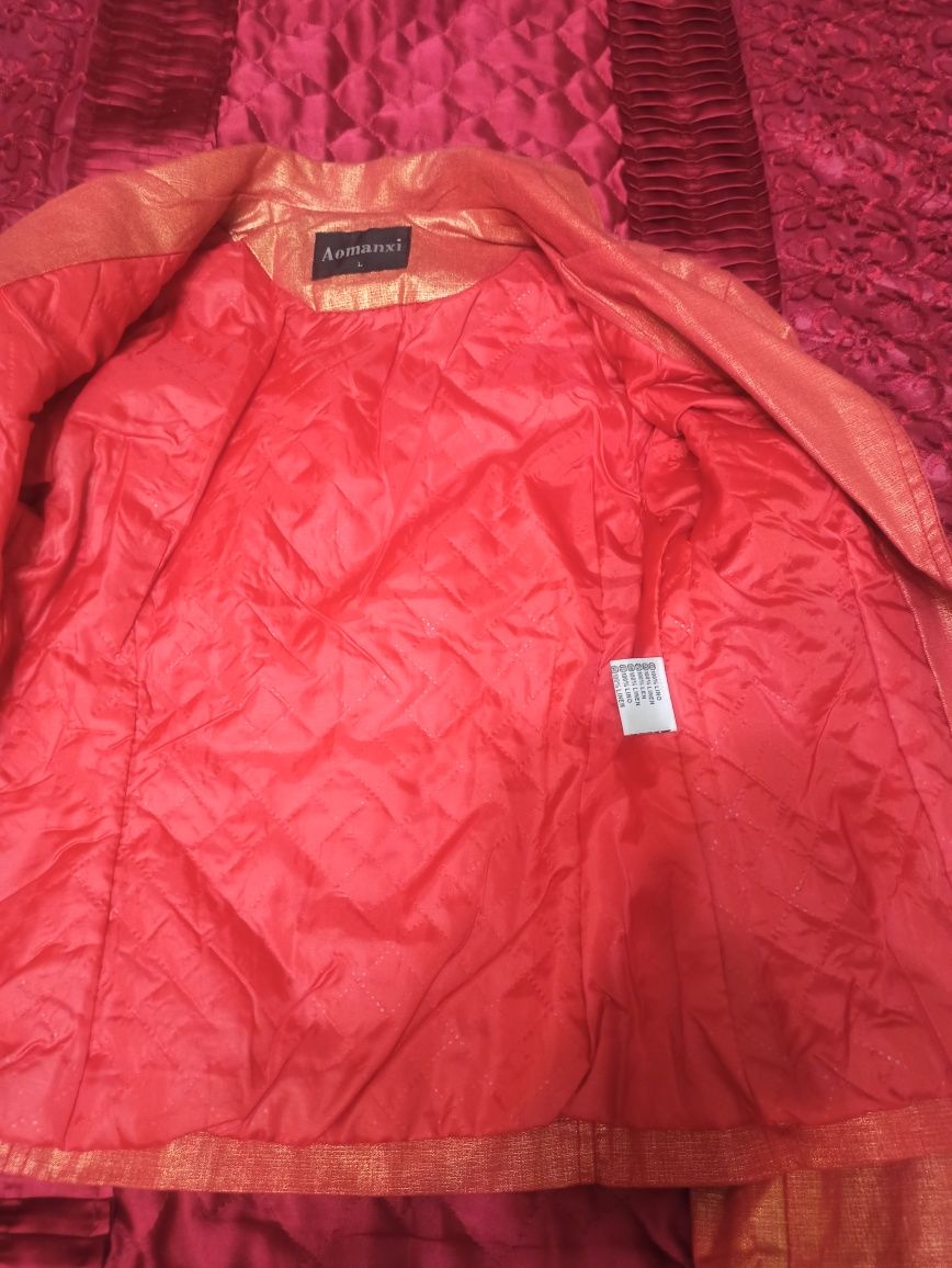 Куртка жіноча коротка демісезонна розмір L