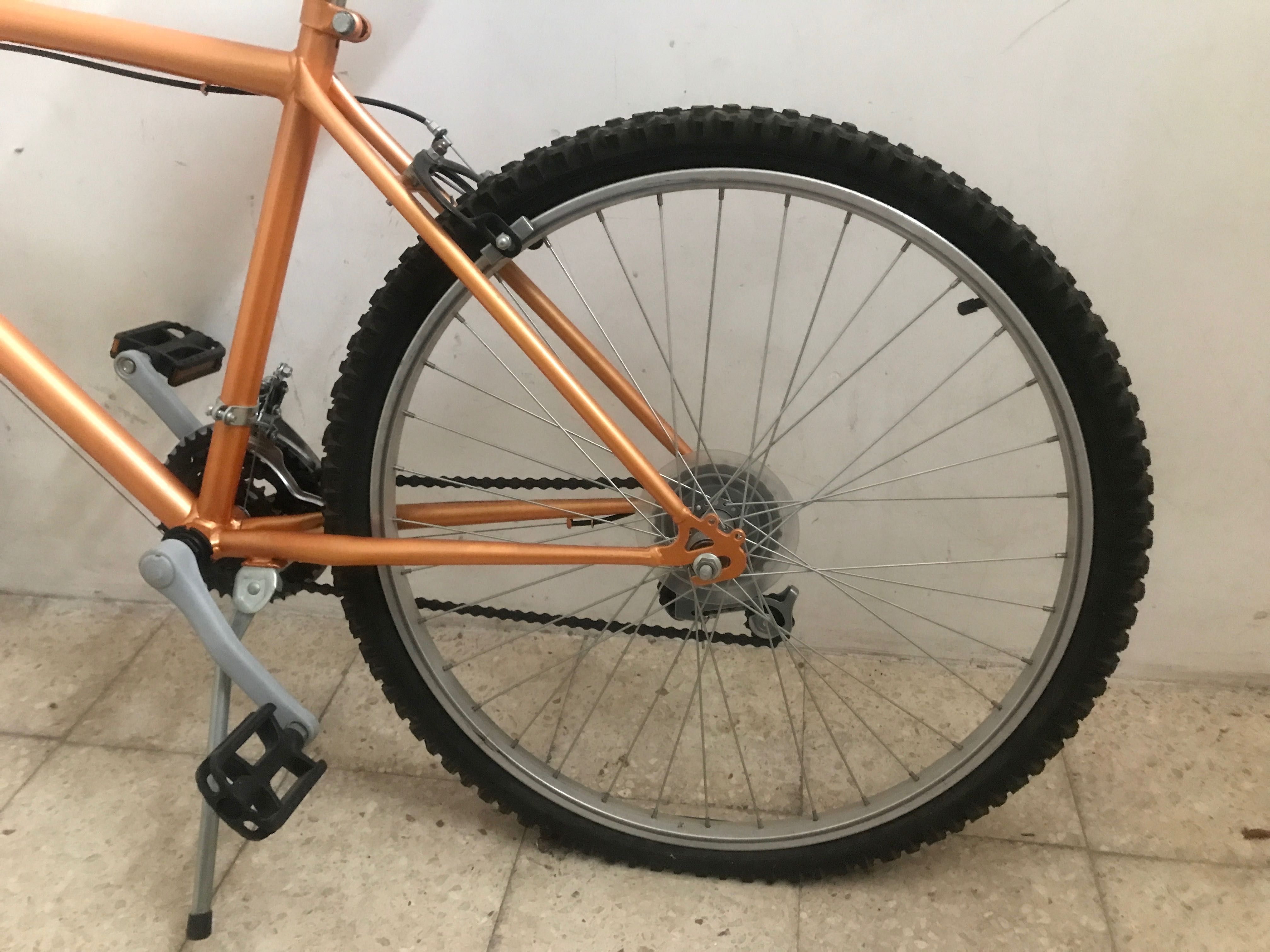 Bicicleta cor de laranja