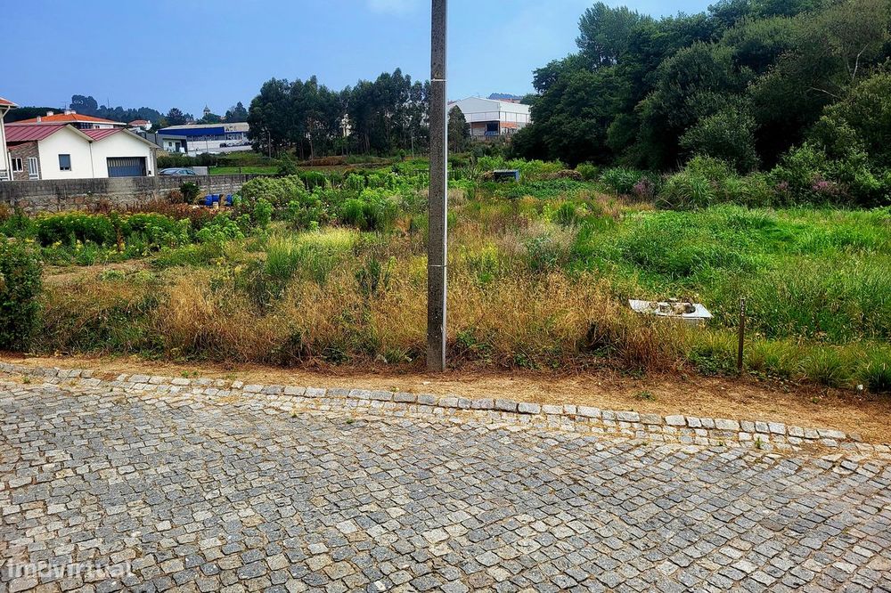 Terreno de 2200m² com boa localização