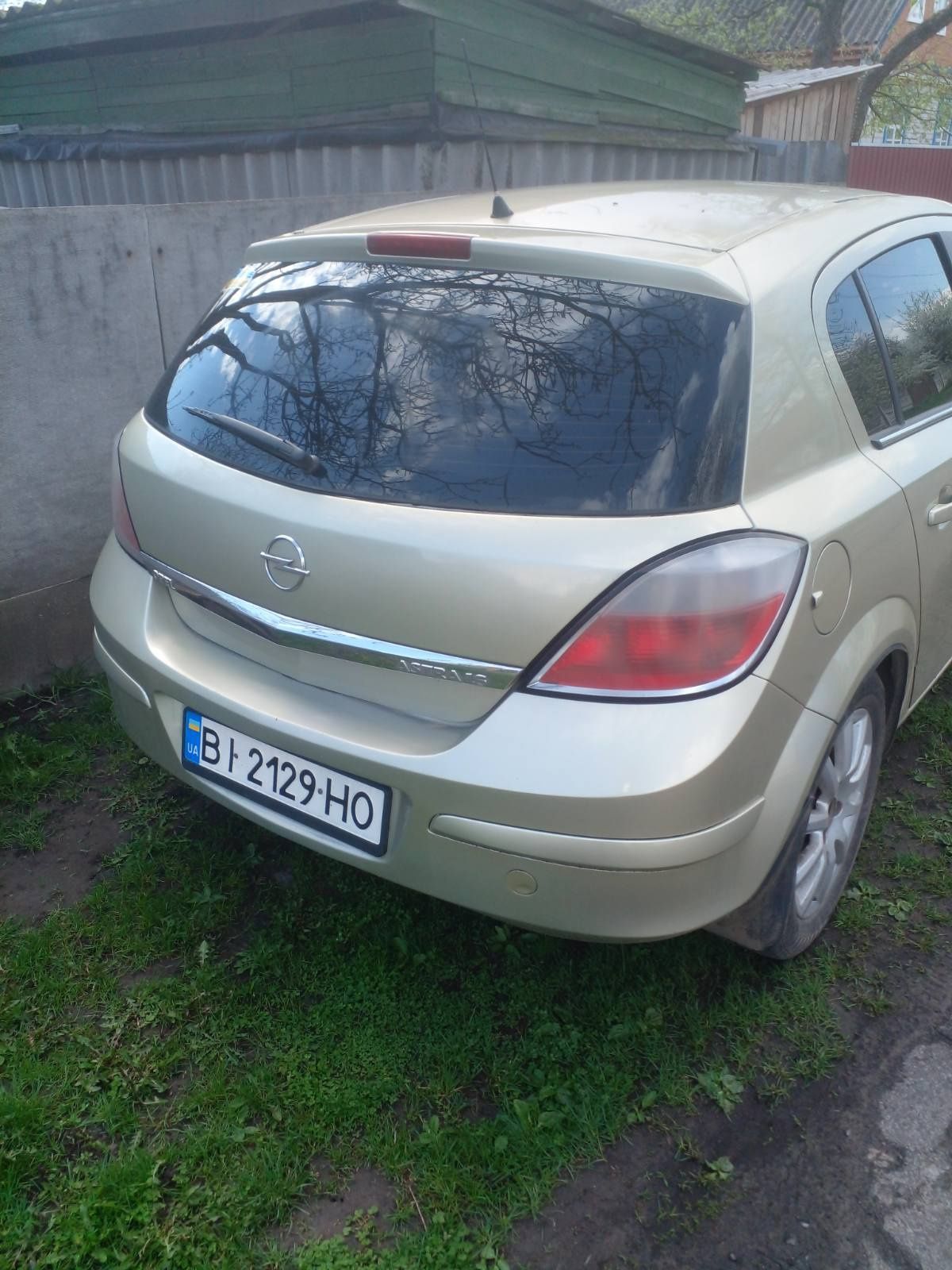 Opel astra H 2004