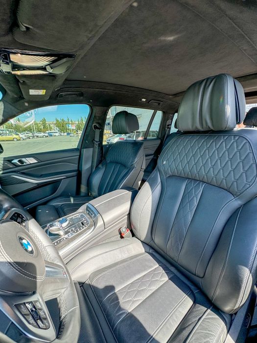 Продам BMW X7 M50D