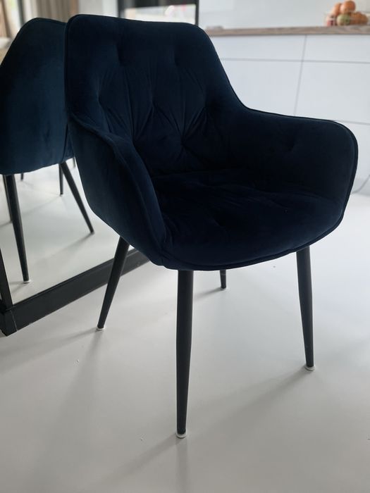 Krzesło Tapicerowane do Salonu VIKI Granatowe Welurowe Nowoczesne Loft