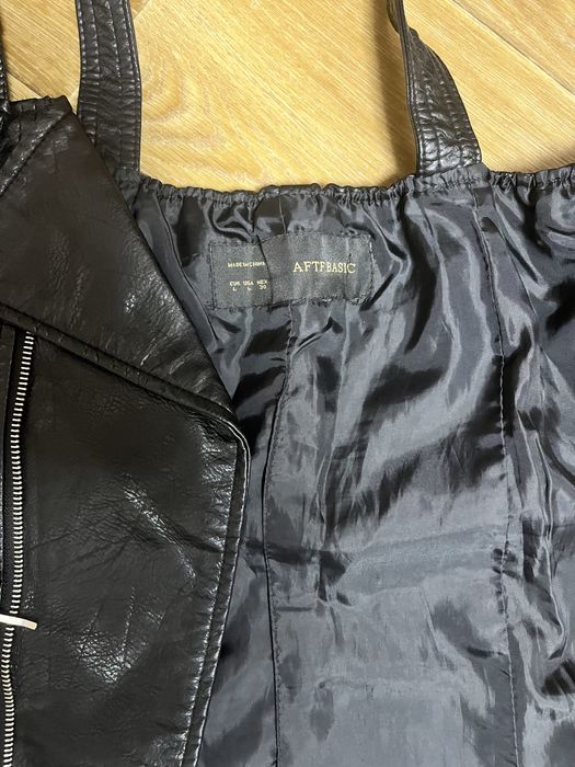 Кожаный сарафан очень стильный и качественный