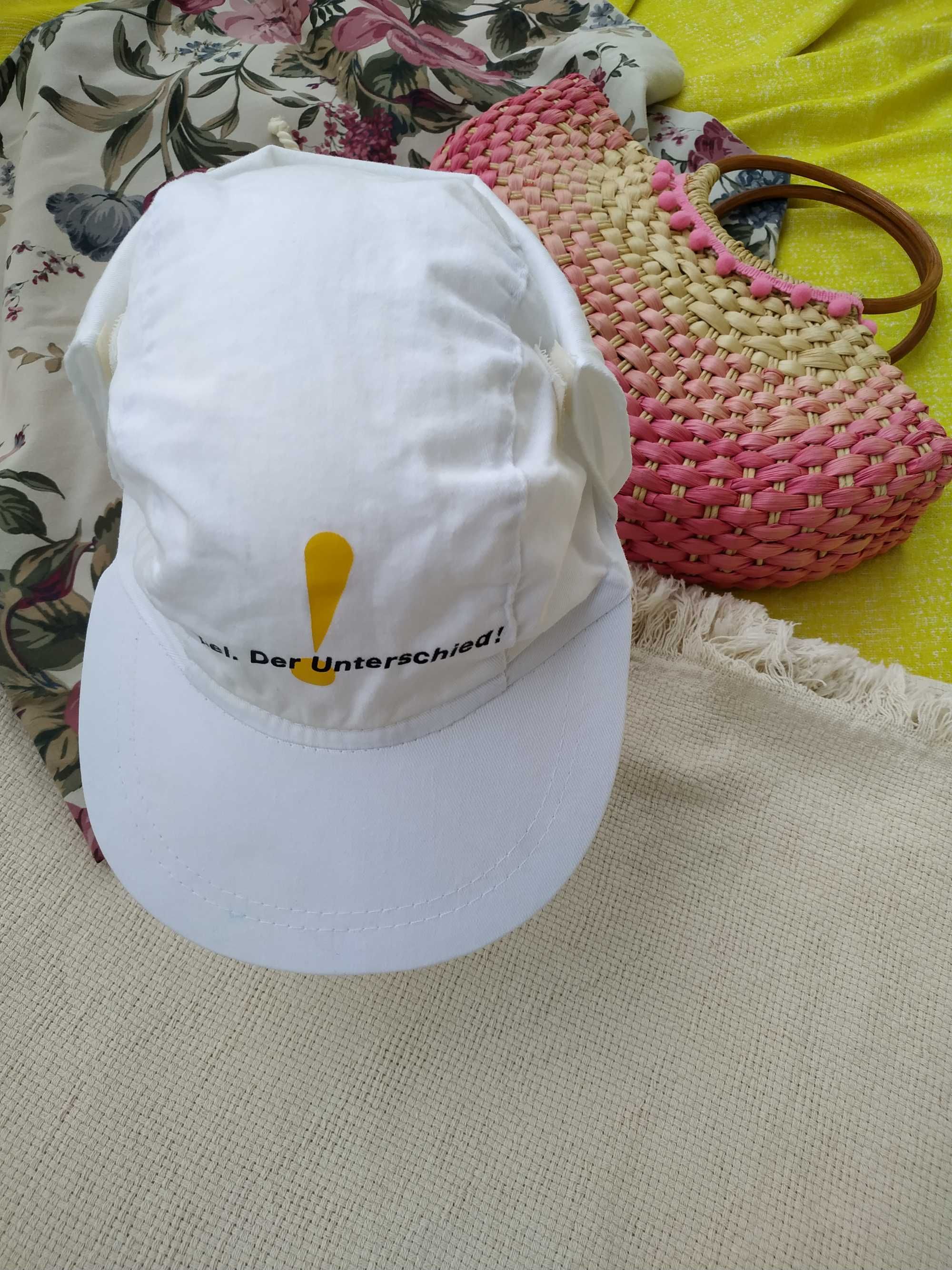Czapka z daszkiem i ochroną na kark
