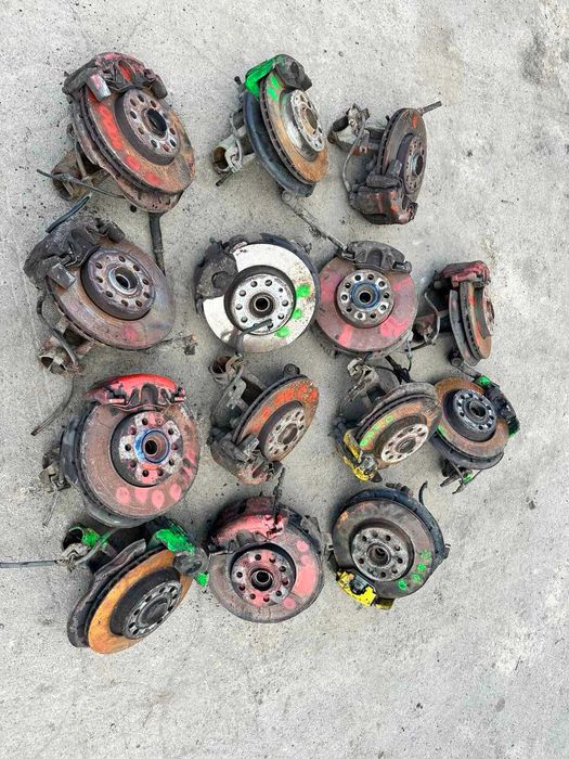 Цапфа ступица гольф 5 шкода а5 поворотний кулак golf 5 skoda a5