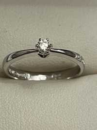 Золотое кольцо с бриллиантом  Damiani