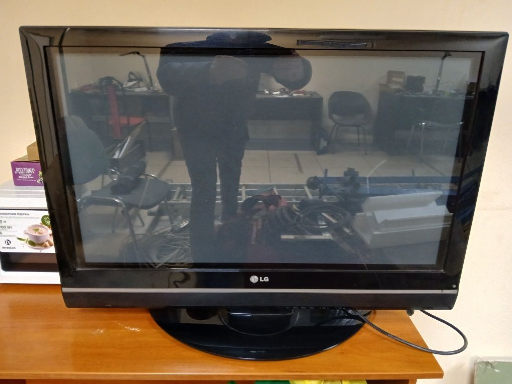 Телевизор LG 32PC51. На запчасти.