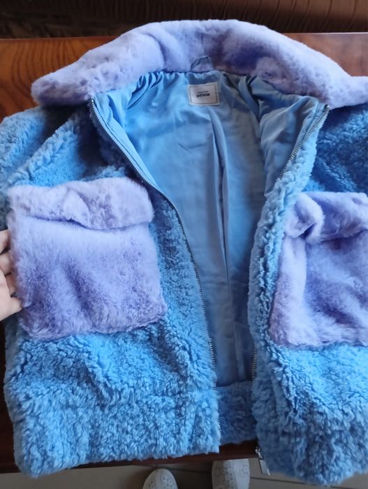 Niebiesko-fioletowe futerko