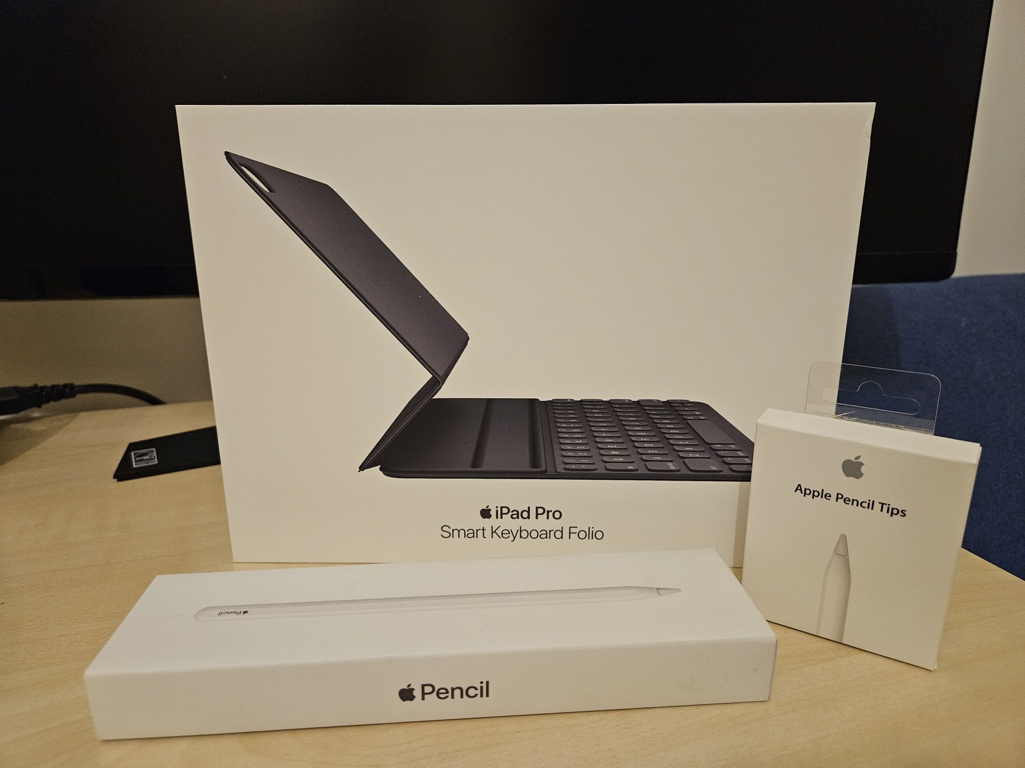 iPad Air 4 (Wi-Fi Cellular) z Apple Pencil 2 i Smart Keyboard Folio