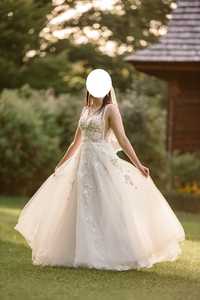 Piękna, efektowna suknia ślubna