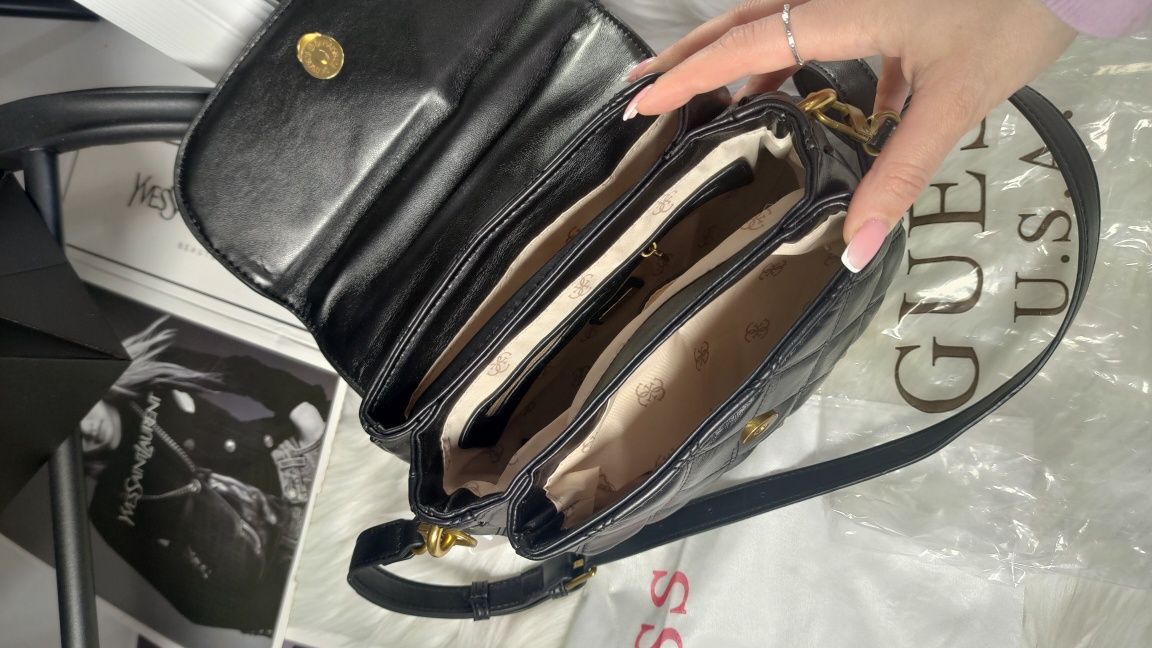Сумка Guess Triana Flap Shoulder. Сумка гес через плече чорний колір