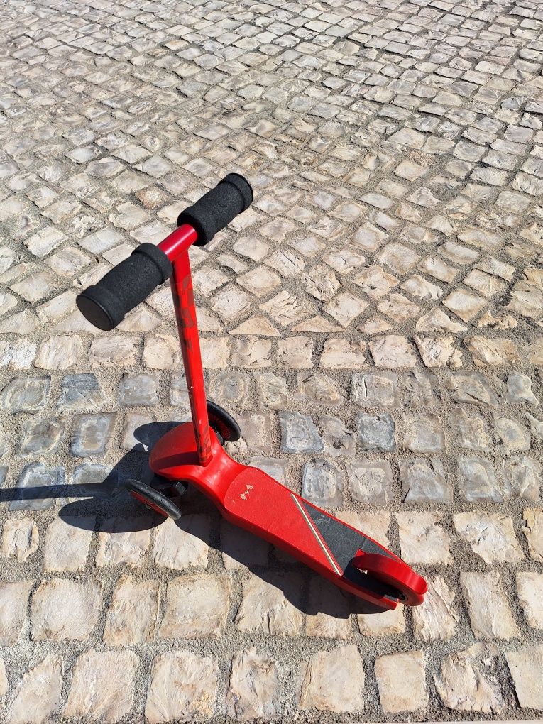 Trotinete de criança Scudero Ferrari