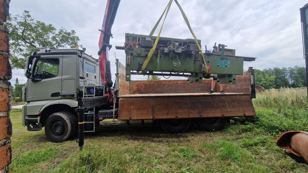 HDS dźwig dach więźba wywrotka