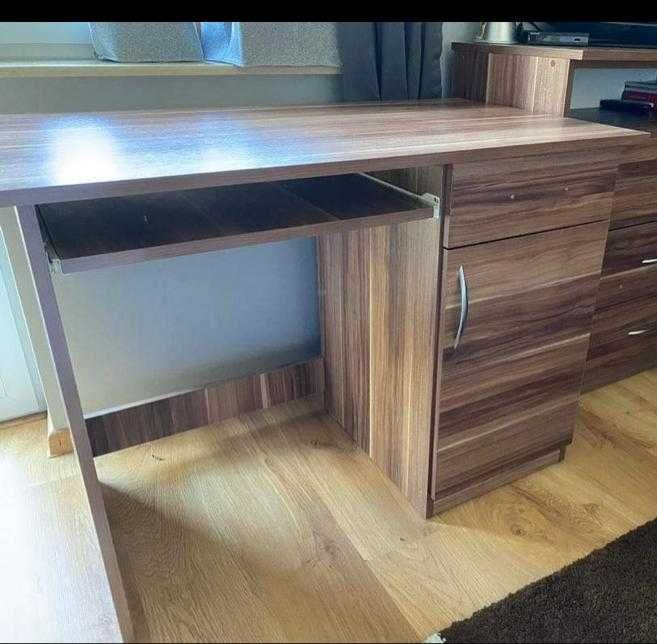 zestaw mebli-biurko, komoda, szafka, półka