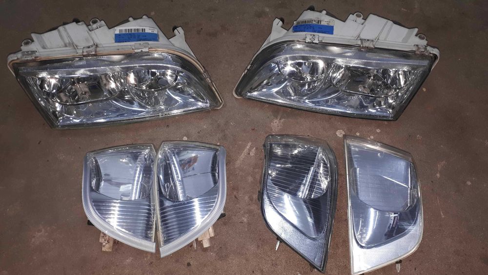 Volvo V40 S40  lampy przód chrom ORYGINAŁ i kierunki