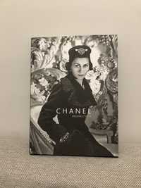 Книга Chanel икона стиля