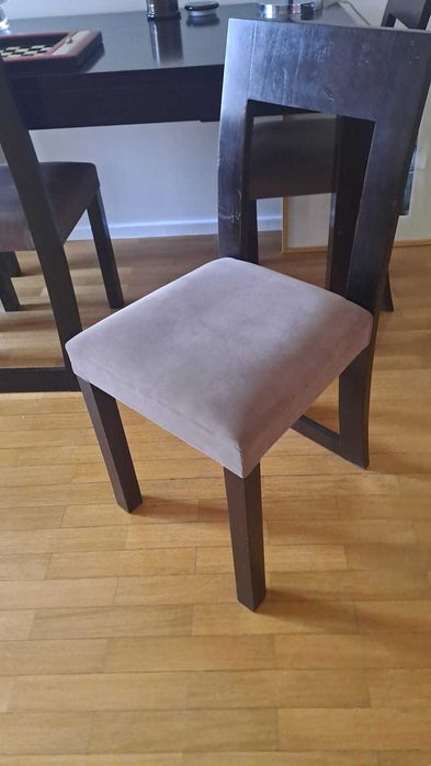 Mesa e 4 Cadeiras para venda