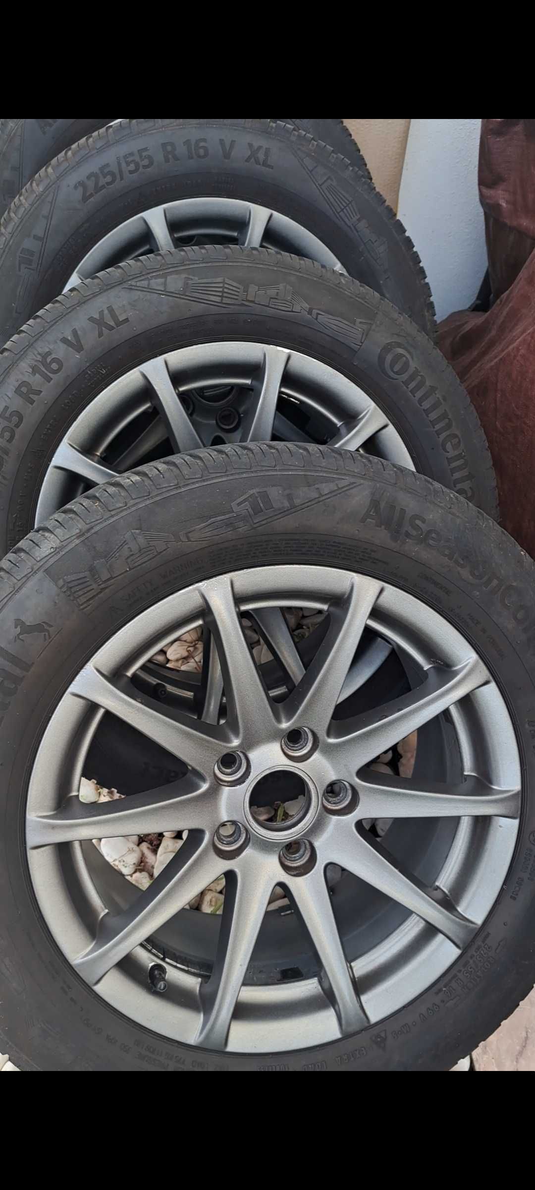 Jantes 225/55 R16 V XL com pneus seminovos