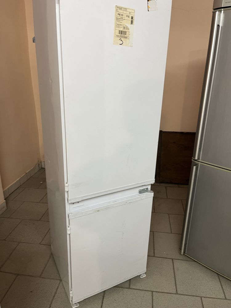 Холодильник вбудований (Під забудову-Врізний)